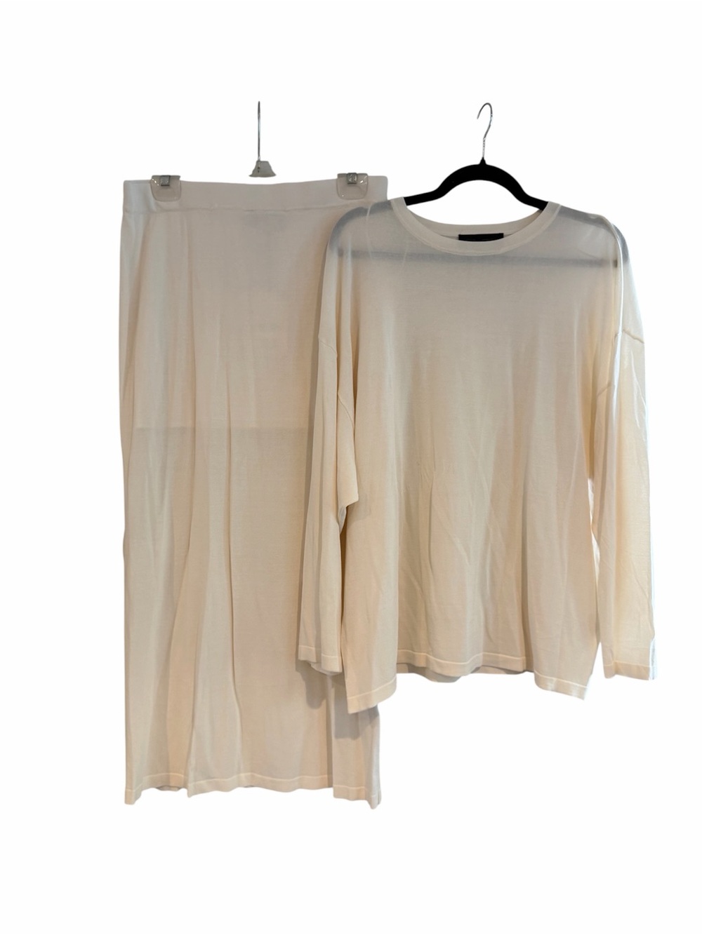 Super Chic Zara Cream Maxi Knit Skirt and long sleeve top Set